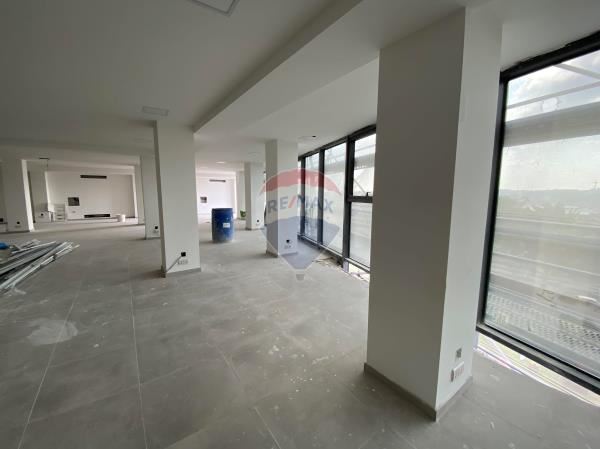 Office space to rent in Blata l' Bajda