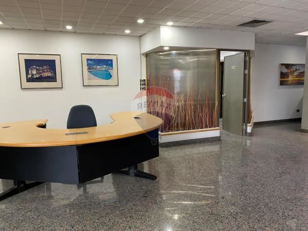 Office block to rent in Lija