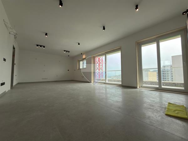 1 bedroom Penthouse for sale in Buġibba - €585,000 - 160m²