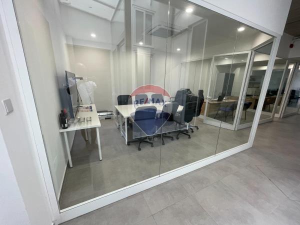 Showroom to rent in Msida