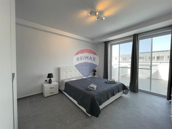 3-bedroom apartment to rent in St Julian's