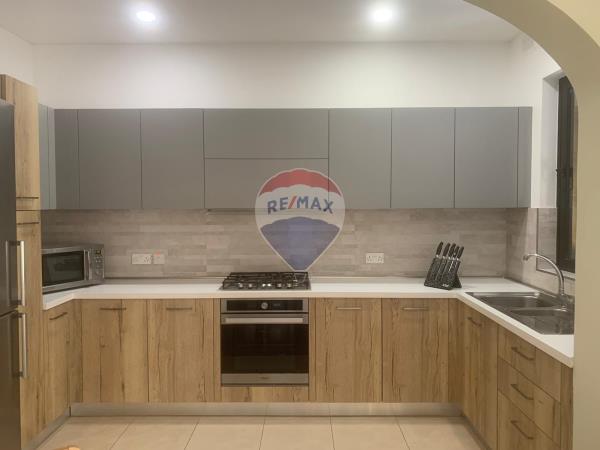 2 bedroom Apartment to rent in Żebbuġ - €1,200