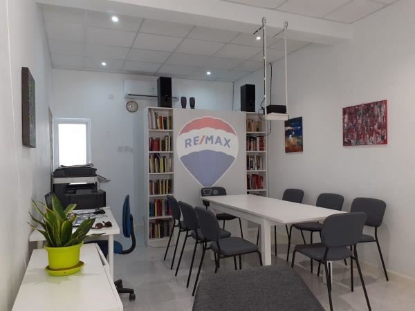 Office block to rent in Sliema