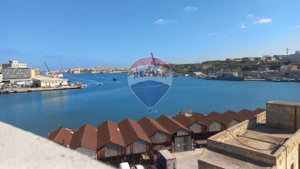 Office block to rent in Marsa