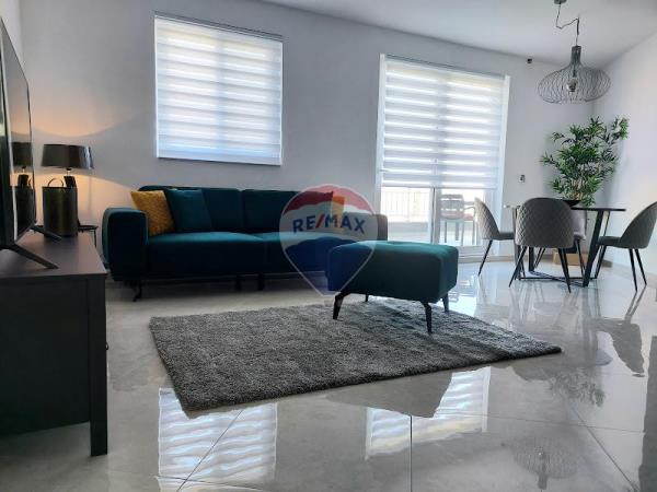 2 bedroom Penthouse to rent in Gżira - €1,700