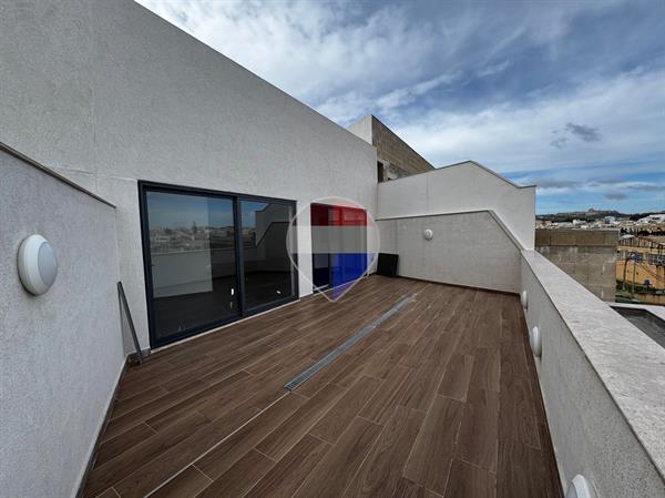 3 bedroom Penthouse for sale in Attard - €595,000 - 182m²
