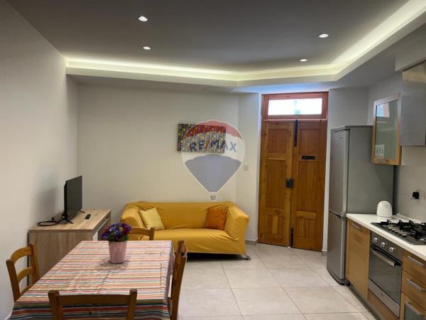 2 bedroom Townhouse to rent in Ħamrun - €1,250