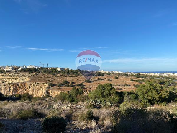 2 bedroom Penthouse for sale in San Ġwann - €690,000 - 120m²