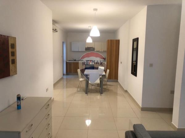 2 bedroom Maisonette to rent in Gżira - €1,400