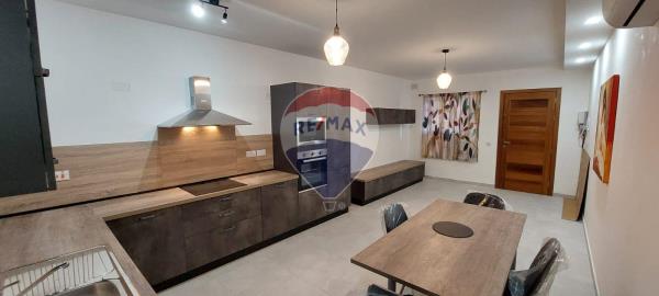 2 bedroom Maisonette to rent in San Ġwann - €1,800 - 145m²