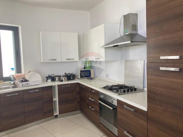 2 bedroom Penthouse to rent in Attard - €1,800