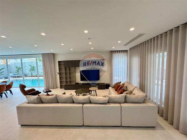 5 bedroom Villa Semi-detached to rent in Baħar iċ-Ċagħaq - €18,000