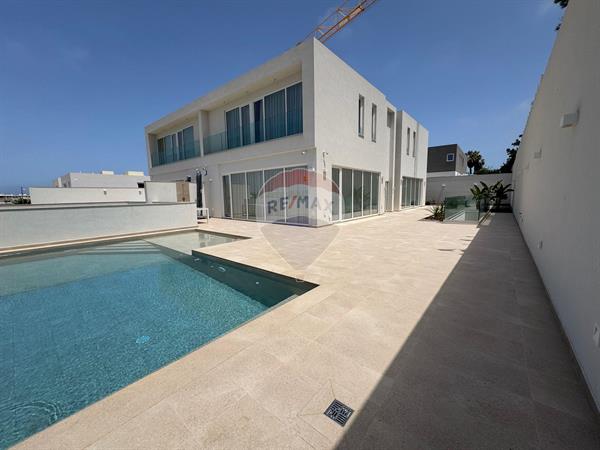 5 bedroom Villa Semi-detached to rent in Baħar iċ-Ċagħaq - €16,000
