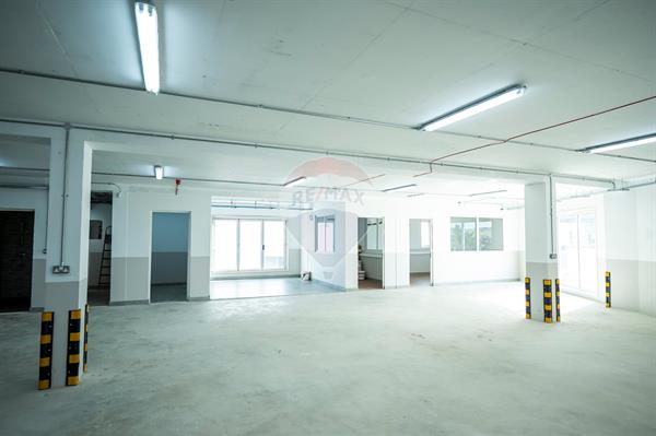 Warehouse to rent in Naxxar