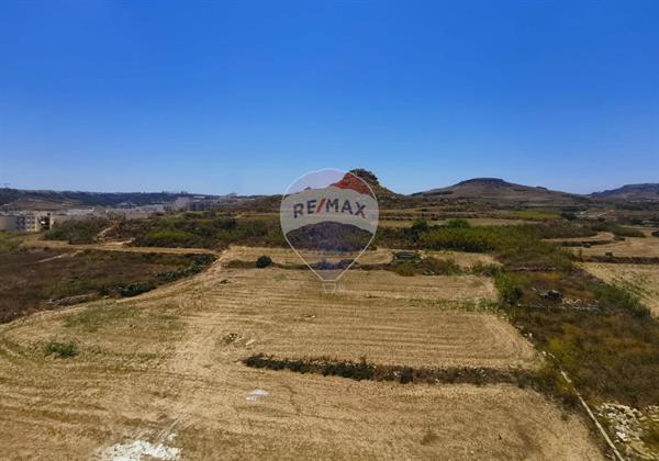 3 bedroom Apartment for sale in Marsalforn - €235,000 - 94m²