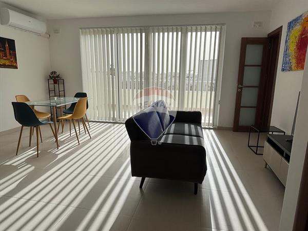 1 bedroom Penthouse to rent in Msida - €1,600 - 88m²