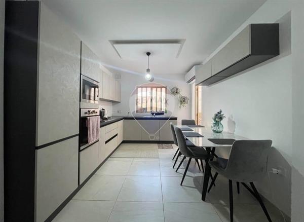 3 bedroom Apartment for sale in Birżebbuġa - €320,000 - 127m²