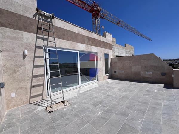 3 bedroom Penthouse for sale in Attard - €780,000 - 170m²