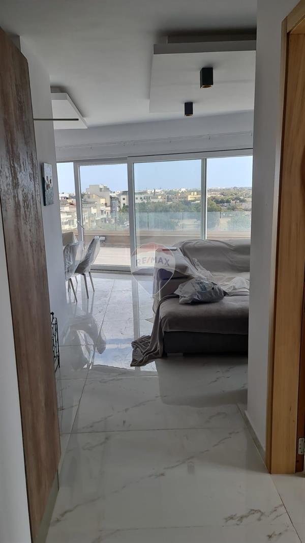 Penthouse in Ħ'Attard from Remax-malta.com – €2,300
