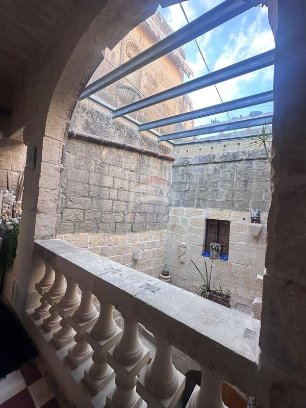 House of Character in Il-Mosta from Remax-malta.com – €3,000