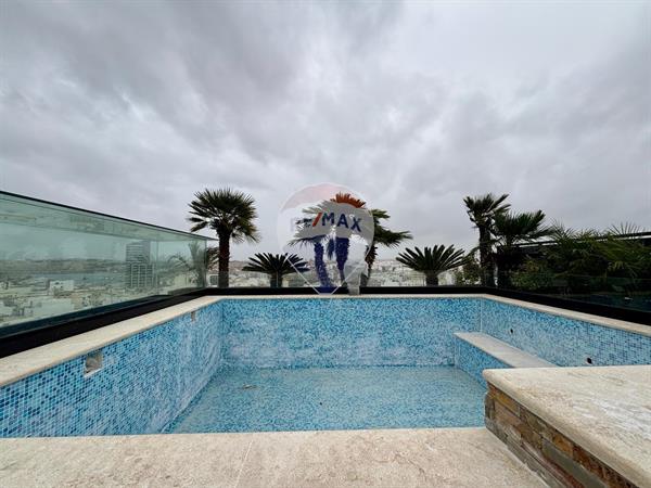 2 bedroom Penthouse for sale in Gżira - €850,000 - 145m²