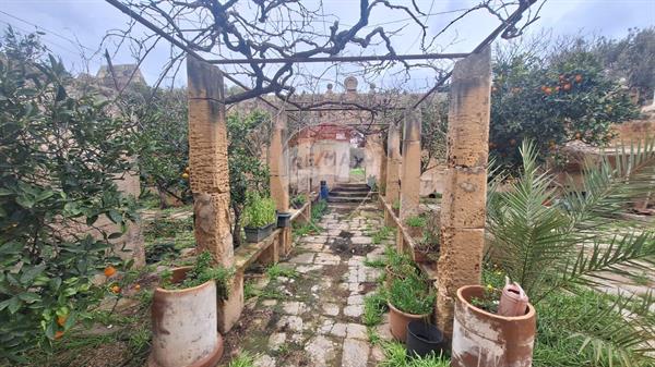 House of Character in Ħal Tarxien from Remax-malta.com – €3,700,000
