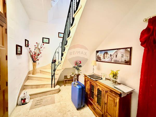 2 bedroom Maisonette Solitary for sale in Tarxien - €479,000 - 114m²