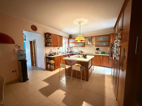 St Julian's Apartment - Image 1