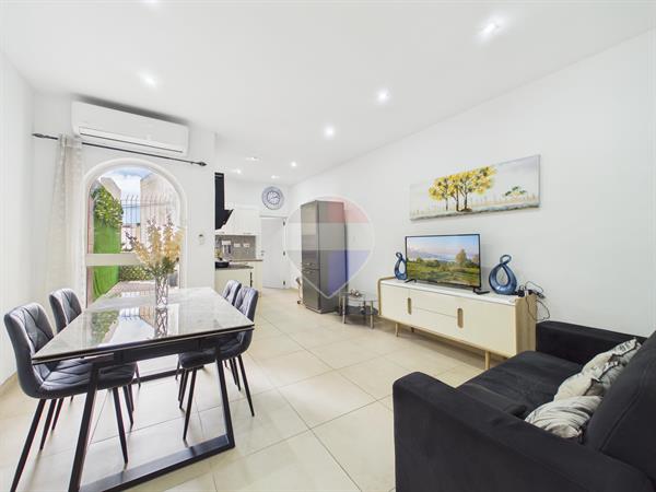 Birkirkara Townhouse - Image 1