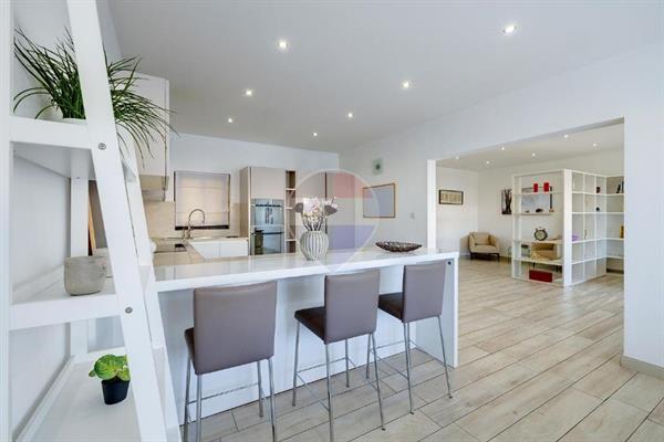 St Julian's Apartment - Image 1