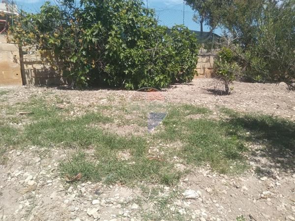 Proprjetà f' Qormi