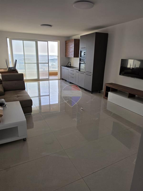Penthouse in San Pawl il-Baħar from Remax-malta.com – €3,000