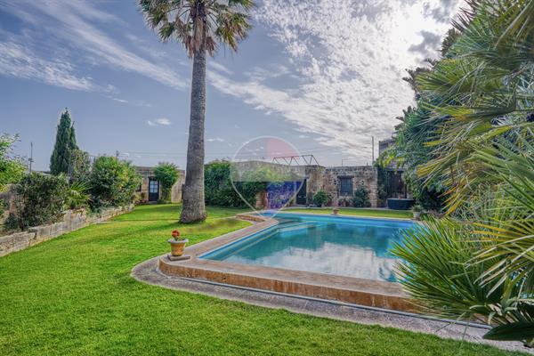 Farmhouse in Ħal Għargħur from Remax-malta.com – €2,900,000