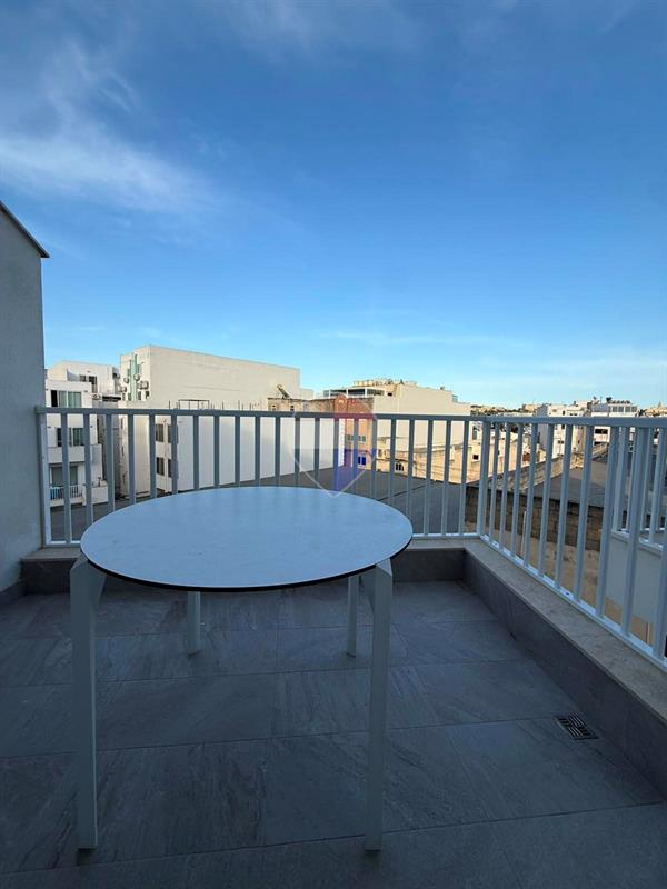 Apartment in Il-Gżira from Remax-malta.com – €1,600