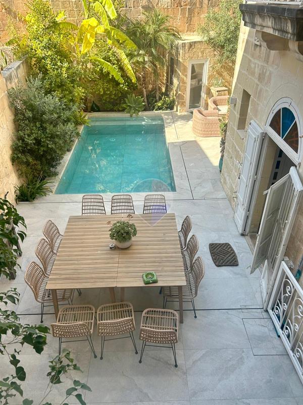Townhouse in Ħal Balzan from Remax-malta.com – €7,000