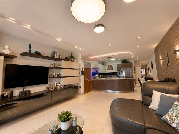 3 bedroom Apartment for sale in Buġibba - €580,000 - 141m²
