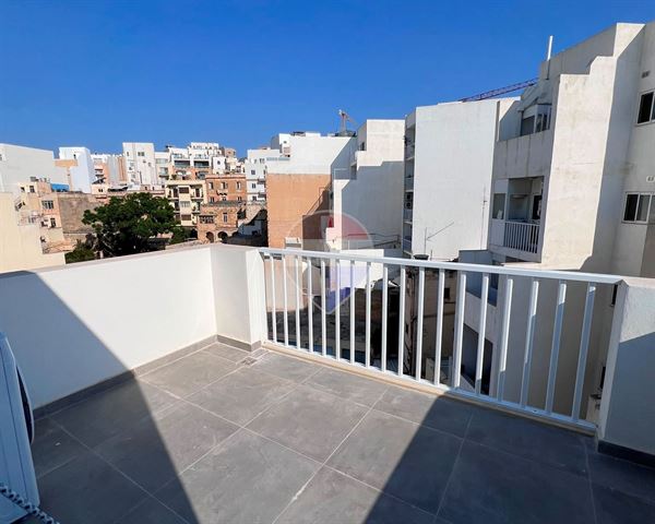 Gzira Studio Flat
