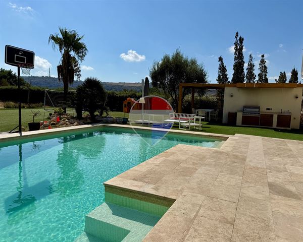 Farmhouse in In-Naxxar from Remax-malta.com – €3,400,000