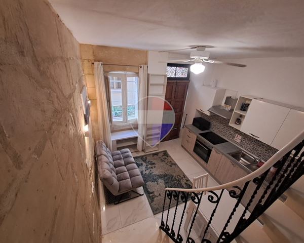Cospicua Maisonette