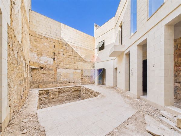 Zabbar House of Character