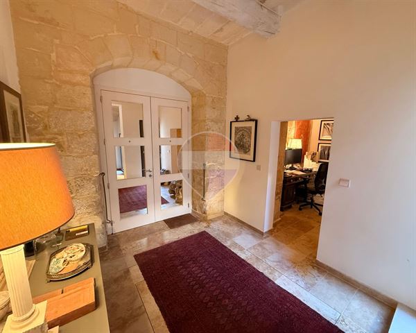 House of Character in Ħaż-Żebbuġ from Remax-malta.com – €1,500,000