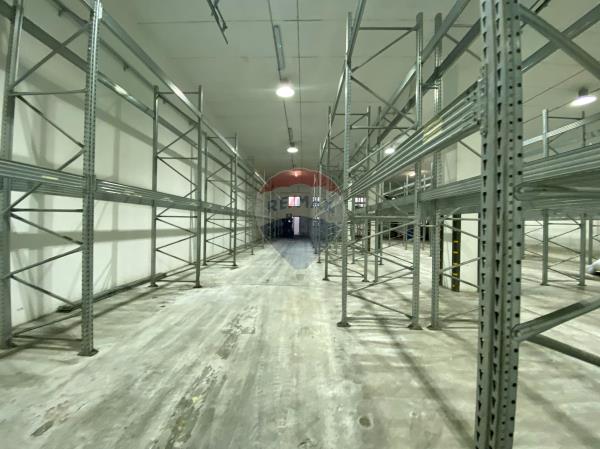 Warehouse to rent in Burmarrad