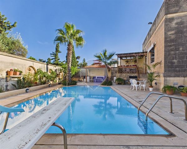 Bungalow (Detached) in San Ġwann from Remax-malta.com – €10,500