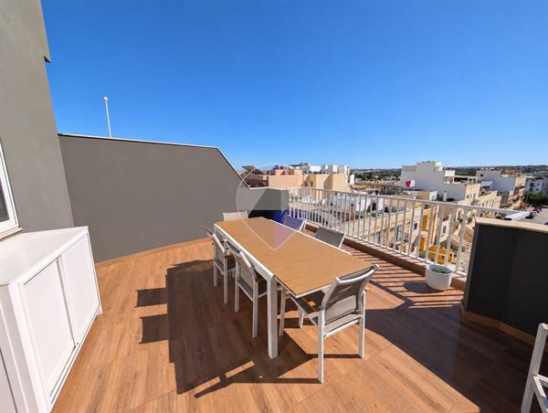 Penthouse in Ħal Lija from Remax-malta.com – €2,100