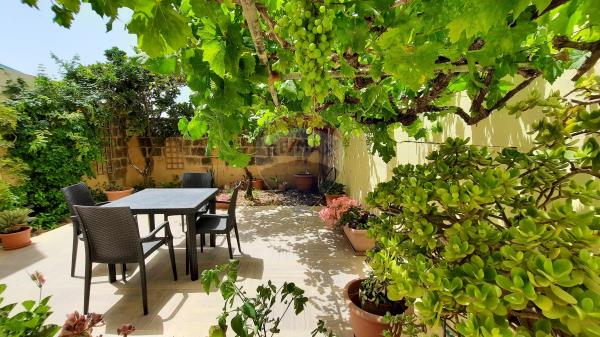 Gozo - Fontana Terraced House