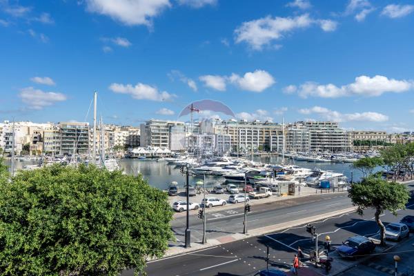 Office space to rent in Pieta