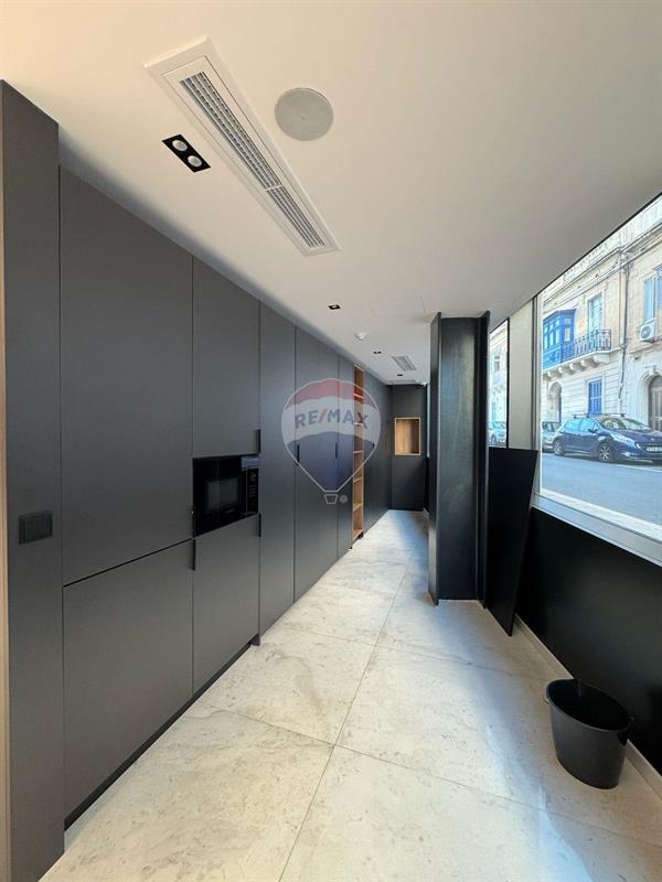 Office space to rent in Gzira