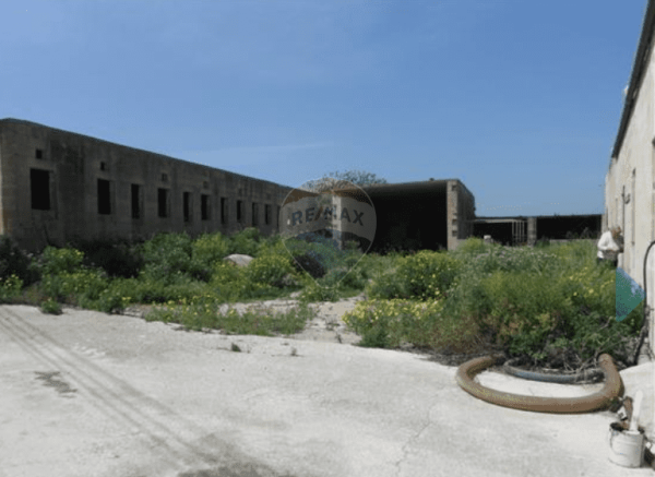 Farmhouse for sale in Qormi - €2,339,000 - 4500m²