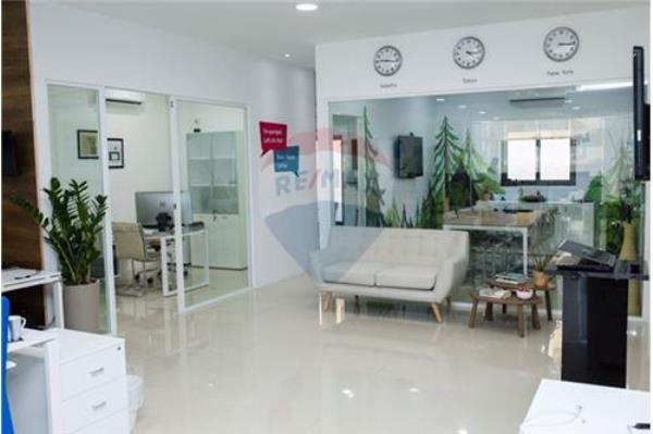 Office space to rent in Swatar