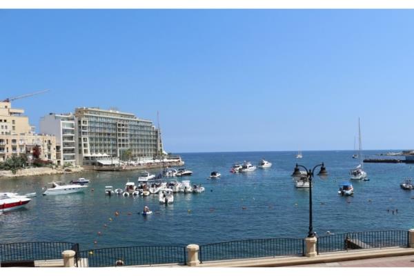 6 bedroom Terraced House to rent in St. Julian's - €2,100